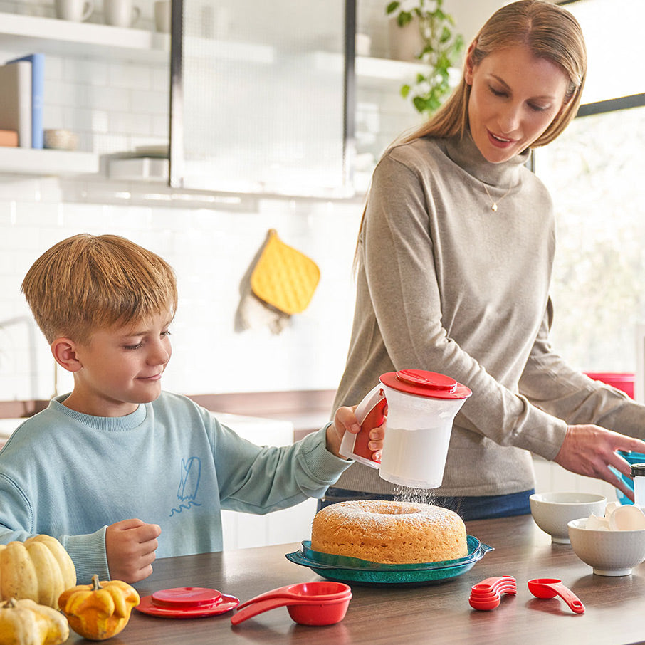 Tupperware? Sift ‘N Store | Sifter and Storage Container. 8.8 oz / 250 g