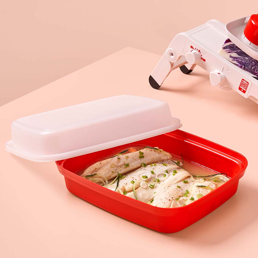 Season-Serve? Container