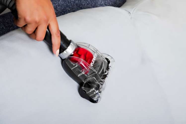 FloorRover – Anti?Tangle Pet Stick Vacuum with LED